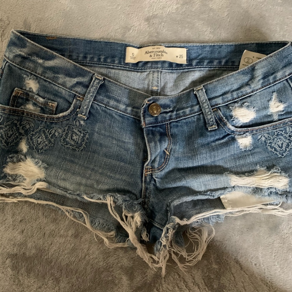 Abercrombie & Fitch jean shorts, size 0, 25